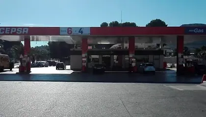 Carrefour Express Avenida Eucaliptus, s/n, Junto a la estación de servicio, Elda
