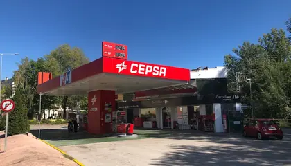 Carrefour Express Calle Doctor Zamenhof, s/n, Junto a la Estación Cepsa, Girona