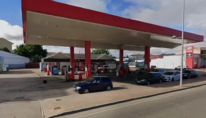 Carrefour Express N-V Antigua, Km 302,6, Junto a la Estación Cepsa, La Bañeza