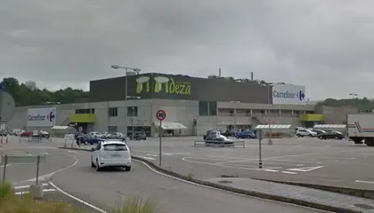 Carrefour Arenal, s/n, Lalin