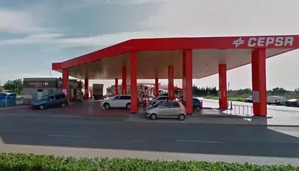 Carrefour Express Avenida Carlos V, s/n, Junto a la Estación Cepsa, LlucMajor