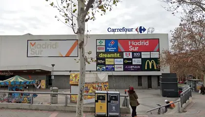 Carrefour Avenida de Pablo Neruda, 91-97, Madrid