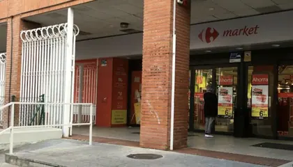 Carrefour Market Calle Gasómetro, esquina Isidro Sevilla, Madrid