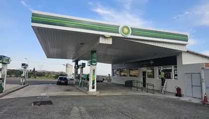 Carrefour Express N-6, km 72, Junto a la estación de servicio, Navas de San Antonio