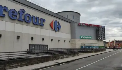 Carrefour Calle Rosa María Menéndez, s/n, Centro Comercial Los Prados, Oviedo