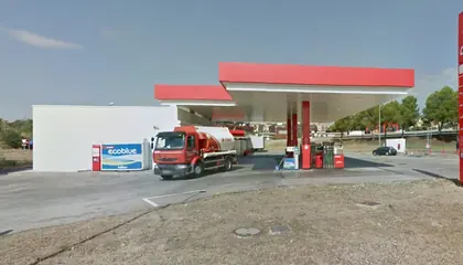 Carrefour Express Cr C-17, Lado Río Tenes, Junto a la Estación Cepsa, Parets del Vallés