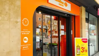 Carrefour Express Avenida Filiberto Villalobos, 73, Estación de autobuses, Salamanca