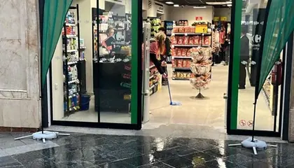 Carrefour Express Calle Albareda, 8, Sevilla
