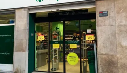 Carrefour Express Calle Gran Vía Fernando el Católico, 22 bajo, Valencia