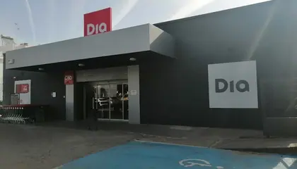 Dia Avenida Portugal Esq C Jaen S/N, Lora del Río