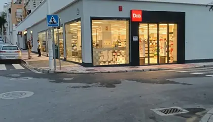 Dia Avenida 28 de Febrero,esquina Calle Victoria Kent, Salobreña