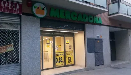 Mercadona Calle 8 Demarc, 75, Esplugues de Llobregat