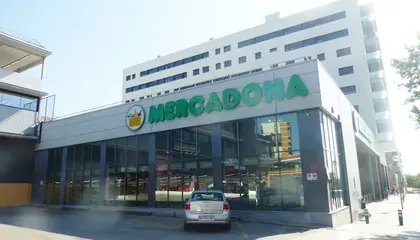Mercadona Calle Laurea Miró, 146, Esplugues de Llobregat