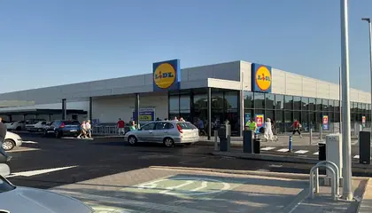 Lidl Avenida Adolfo Suárez González, 8-10, Mérida