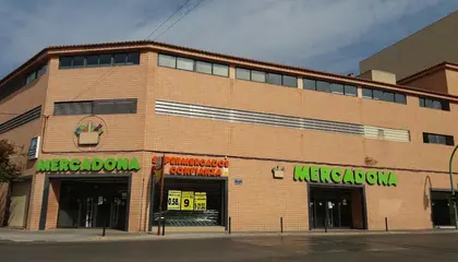 Mercadona Carretera Valencia-Ademuz, 23, Llíria