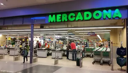 Mercadona Calle Dearacne, s/n, Madrid