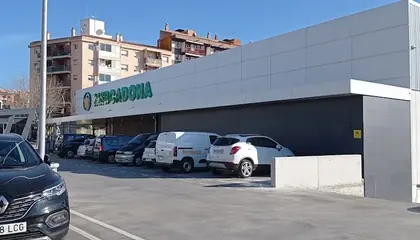 Mercadona Calle Alfonso X el Sabio, 114, Mataró