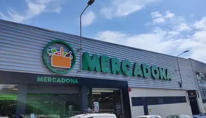 Mercadona Calle Viladomat, 195, Sabadell