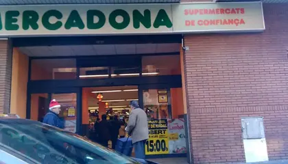 Mercadona Calle Manuel de Falla, 3b, Tarragona