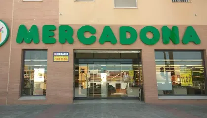 Mercadona Calle Doña Marcela, 4, Utrera