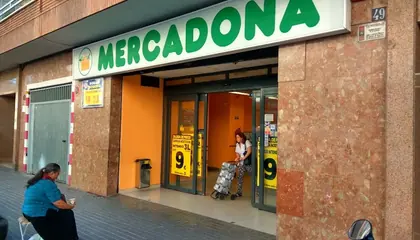 Mercadona Calle de la Democracia, 49, Valencia