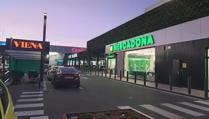 Mercadona Calle de L'Acer, 3, Vilanova i la Geltrú