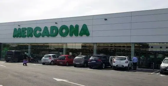 Mercadona en Avenida de la Paz, 41, Mula