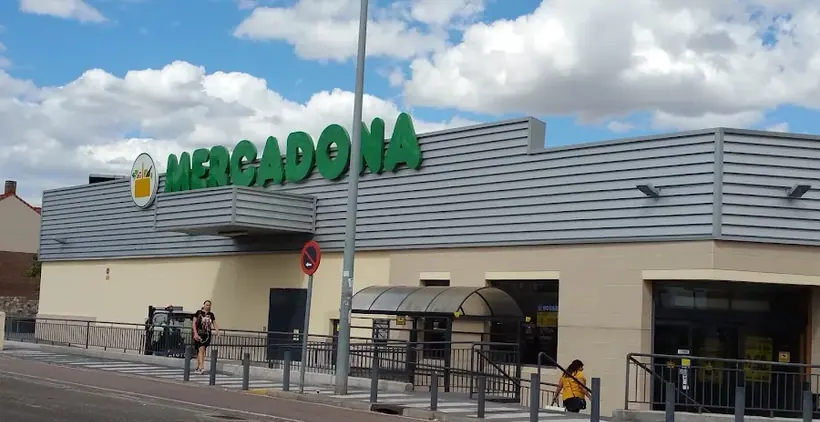 Mercadona en Calle Lago del Retiro, 5, Parla