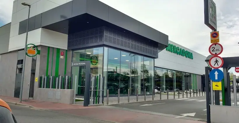 Mercadona en Plaza Navegran, s/n, Peligros