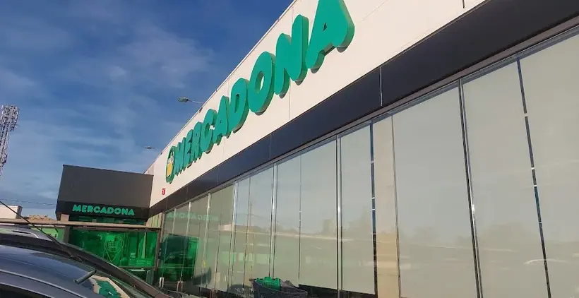Mercadona en Avenida Pintor Barba, 19, Pinos Puente