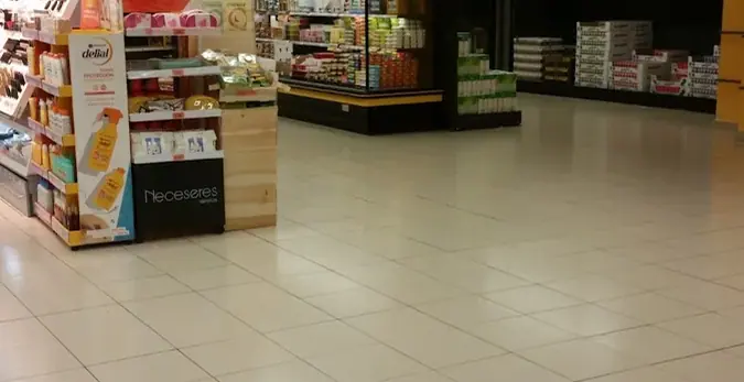 Mercadona en Avenida Salamanca, 28, Plasencia