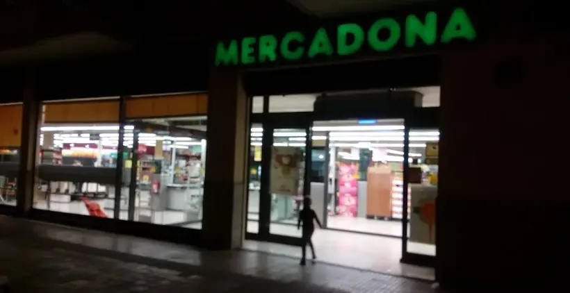 Mercadona en Avenida Universitat, 10, Reus