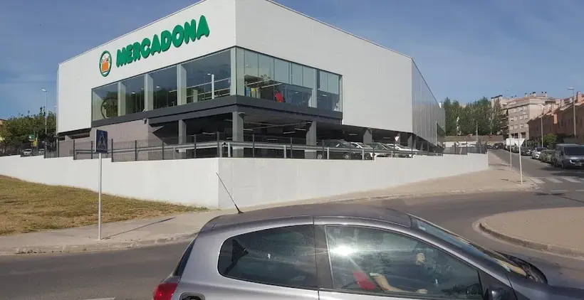 Mercadona en Avenida Castellbisbal, 58, Rubí