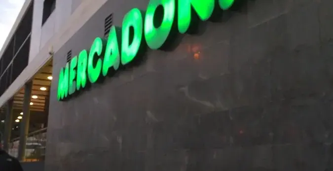 Mercadona en Calle de la Serra D'En Camaró, 15, Sabadell