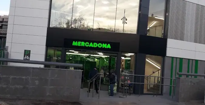 Mercadona en Calle Emporda, 16, Sant Andreu de la Barca