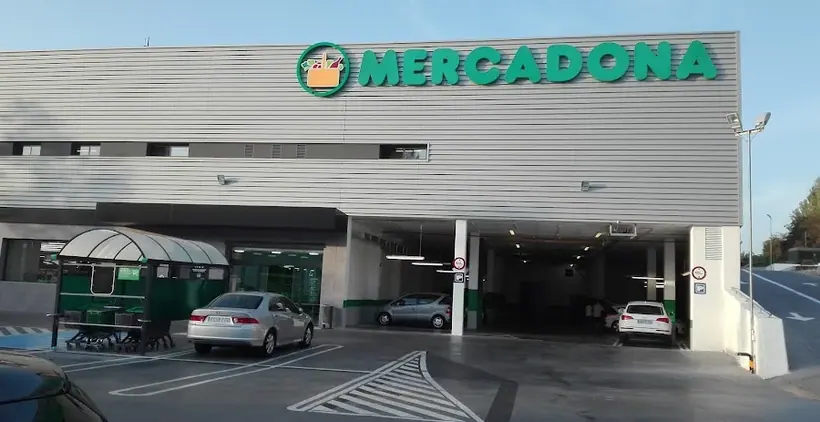 Mercadona en Calle de la Granja de Can Coromines, Sant Fost de Campsentelles