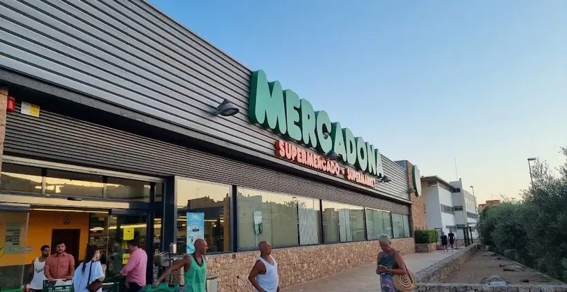 Mercadona en Calle María Villangómez, 4, Santa Eulària des Riu