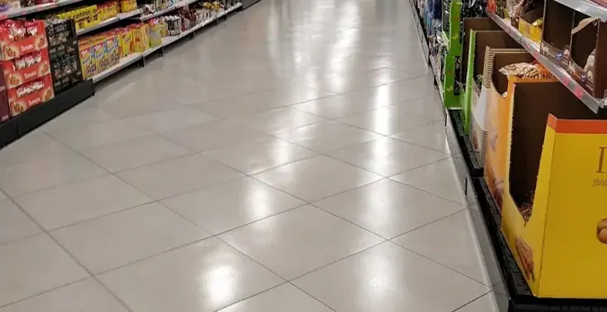 Mercadona en Avenida Parsi, 21, Sevilla