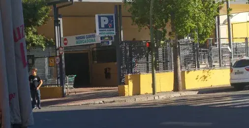 Mercadona en Avenida Reino Unido, 3, Sevilla