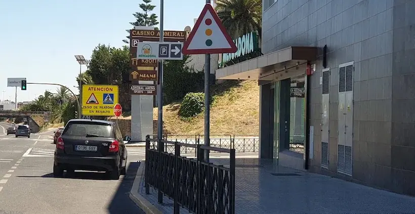 Mercadona en Avenida Canal Sur, s/n, Tomares