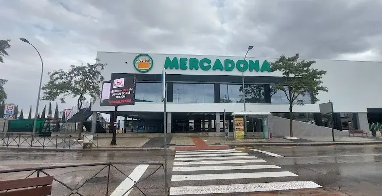 Mercadona en Avenida Juan Carlos 1, 30, Tomelloso