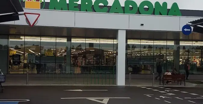 Mercadona en Calle Sector Pla de Vall, Tordera