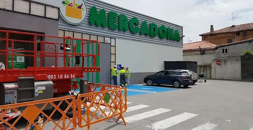 Mercadona en Avenida de Oviedo, 3, Torrelavega