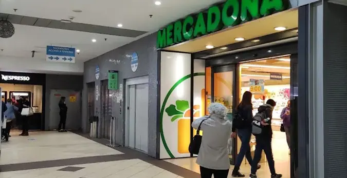 Mercadona en Calle Menorca, 19 (c.c. Aqua), Valencia