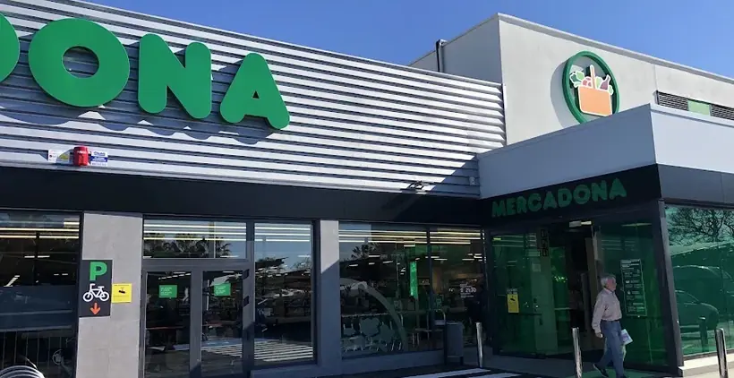 Mercadona en Calle Jacaranda, Vélez-Málaga