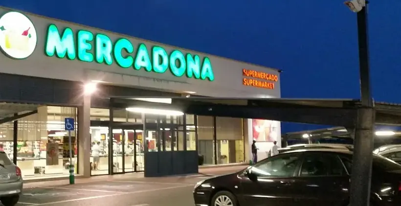 Mercadona en Avenida Medina Azahara, 2, Vera
