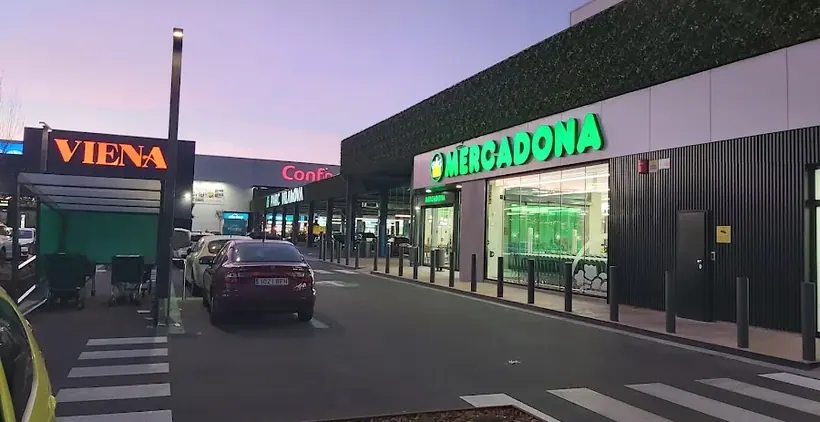 Mercadona en Calle de L'Acer, 3, Vilanova i la Geltrú