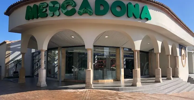 Mercadona en Avenida Trenc D'Alba, 19, Jávea